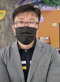 17일 전북도의회에서 만난 ㈜신화 윤형철 대표 /사진 = 천경석 기자