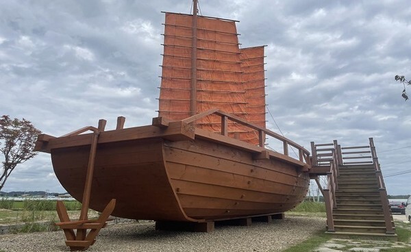 익산시에서 실물 크기 재현 · 전시하는 라파엘호의 모습