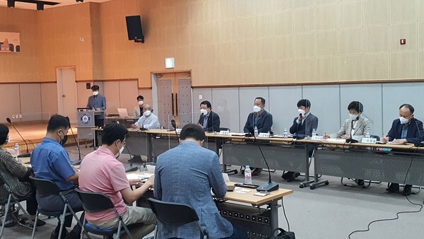 익산시가 25일 국가무형문화재 통합전수교육관에서 ‘세계유산 미륵사지 플랫폼(가칭)’ 구축사업 관련 전문가 토론회를 개최했다. /익산시 제공