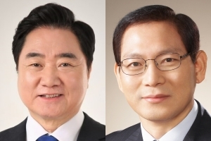 이석현 민주평통 수석부의장(왼쪽), 박종수 북방경제협력위원장