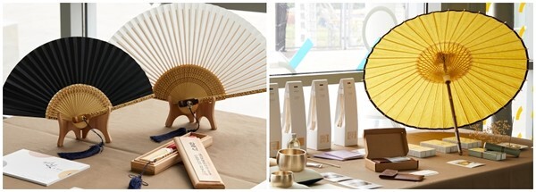 (왼쪽)국가무형문화재 김동식 선자장의 합죽선 / (오른쪽) 전북무형문화재 윤규상 우산장의 지우산