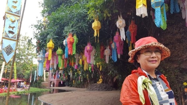 새티 루앙 사원의 조윤수 작가