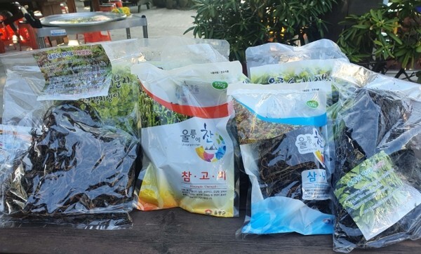 울릉도 산채 비빔밥 한상차림에 사용되는 나물들 /사진 제공 = 나리촌식당