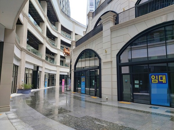 개장 한 달이 지났지만 썰렁한 로마네시티.