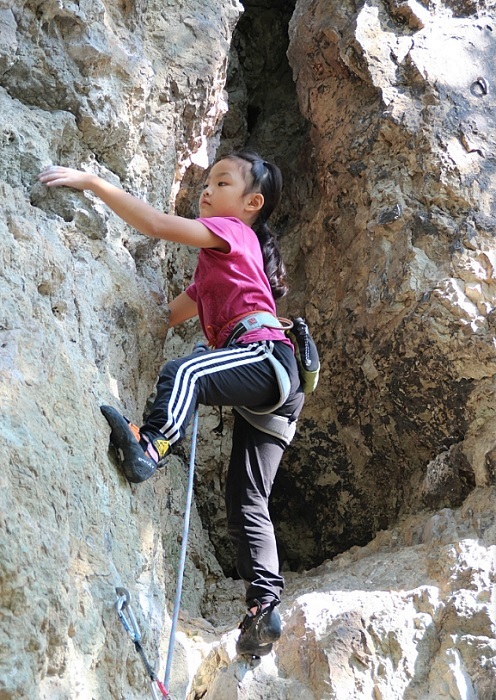 2012년 서채현 선수(당시나이 11세)가 선운산 투구바위를 오르고 있다.