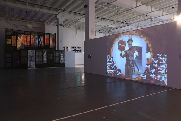 미 술 가: 헤리 도노, 명 제: The lost magician, 재 료: Video, 규 격: 6:52min, 제작년도: 2021