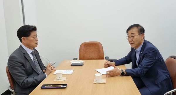 (왼쪽부터)노형욱 국토부 장관, 김윤덕 의원