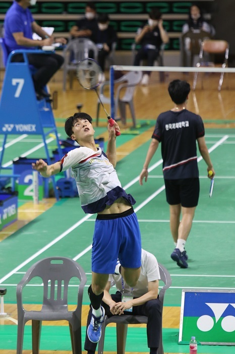 최근 구미에서 펼쳐진 제 102회 전국체육대회 배드민턴 종목 사전경기 모습.