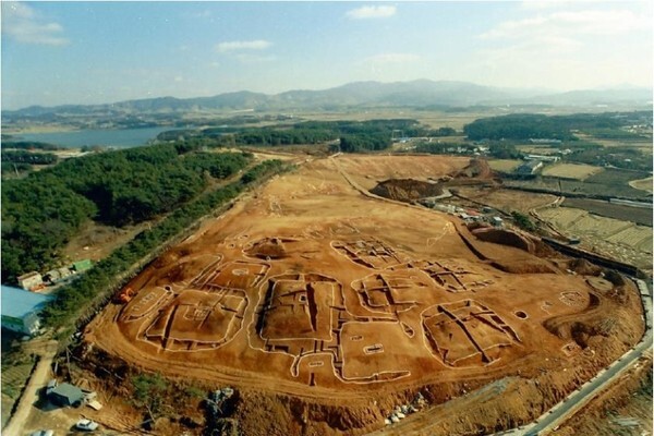 충남 서산 부장리 분구묘 전경