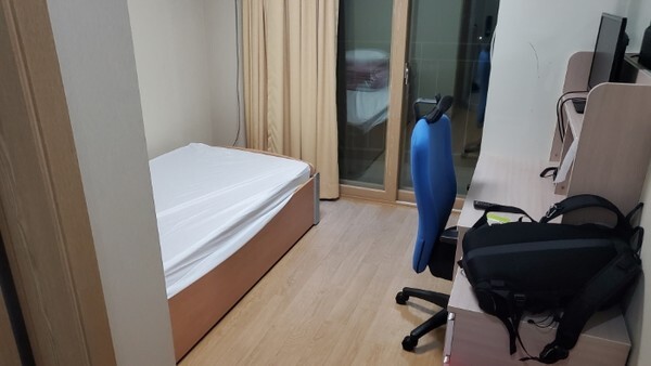 생활치료센터 1인실 모습.