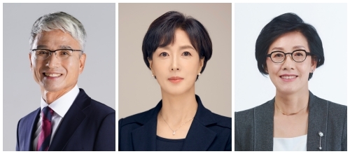 (왼쪽부터)박병춘, 유정수, 최경희 교수