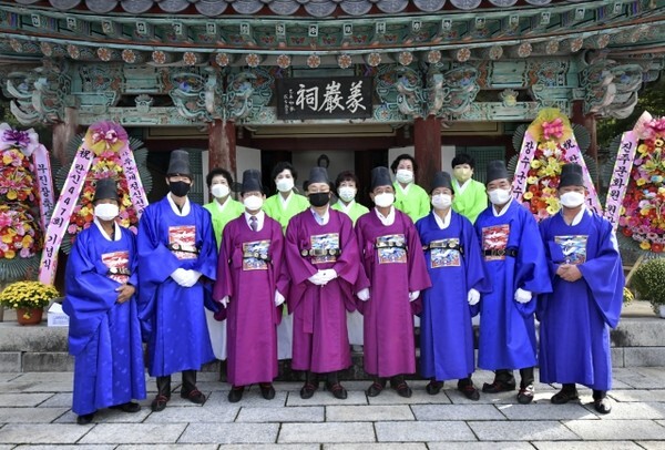 논개사당 제례봉행 모습.