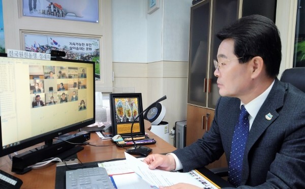 권익현 부안군수가 전국 원전 인근지역 동맹 2021년 정례회에 참여했다.