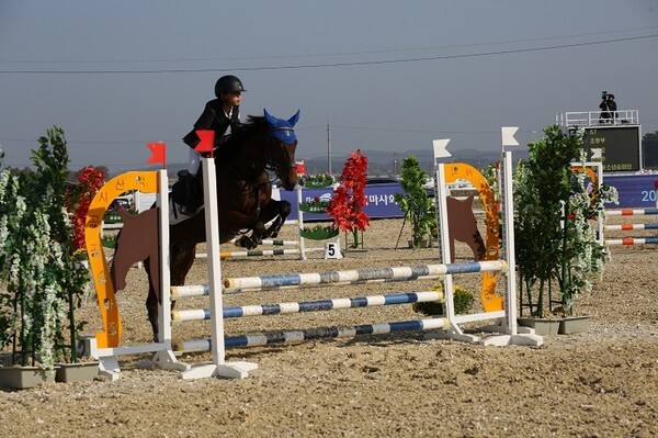 지난 5일부터 7일까지 용안면 난포리 소재 공공승마장 일원에서 ‘제1회 익산시장배 전국승마대회’가 개최됐다.