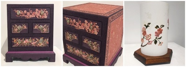 (왼쪽, 가운데)김초순(색지공예작가) '빗접' / 나가하라 구미코의 등.