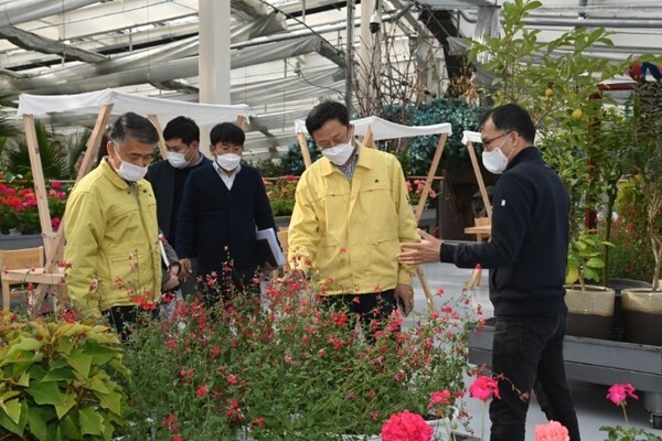 전경식 남원부시장이 운봉 허브밸리를 방문했다.