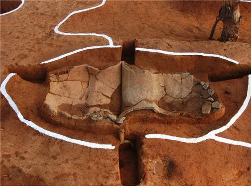 광주 하남동 옹관 출토상태.