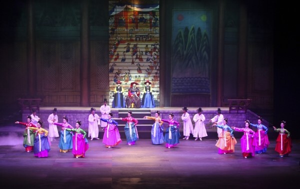 전라북도도립국악원 단막창극 '기생점고' 공연 모습.