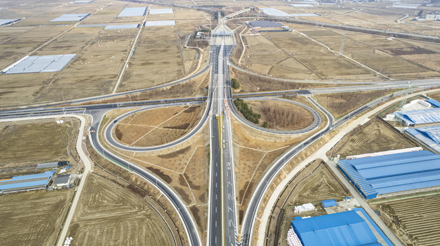 18일 개통된 익산제3일반산업단지 진입도로(연무 IC 일대)