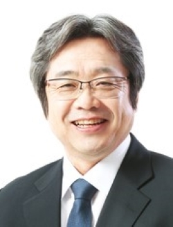 제9대 군산대학교 총장 임용후보자 선거에 당선된 이장호 교수(56세·기계융합시스템공학부)