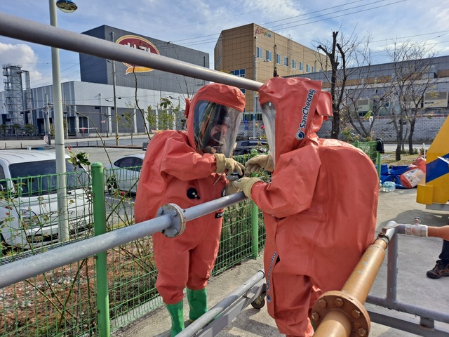 인명구조사 자격시험의 한 장면/사진=전북소방본부 제공