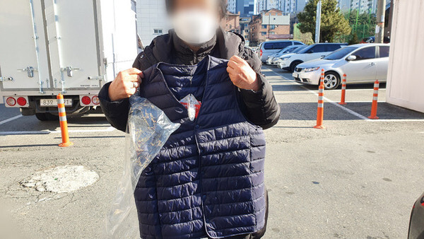 30일 전주시가 홀로 사는 노인 528명에게 방한용품을 전달했다. 사진=전주시 제공