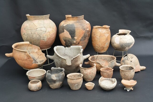 백산성 출토 마한토기류