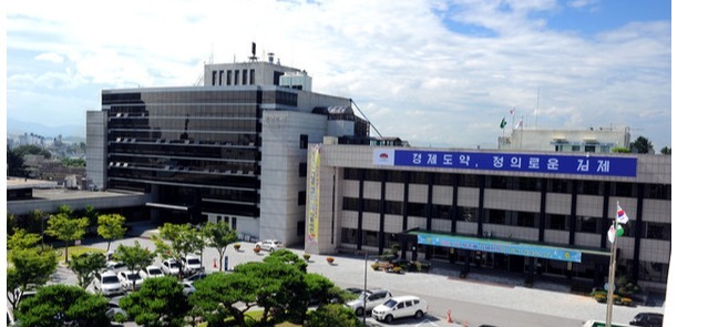 김제시가 개청이래 처음으로 자주재원 1천억원을 돌파했다.