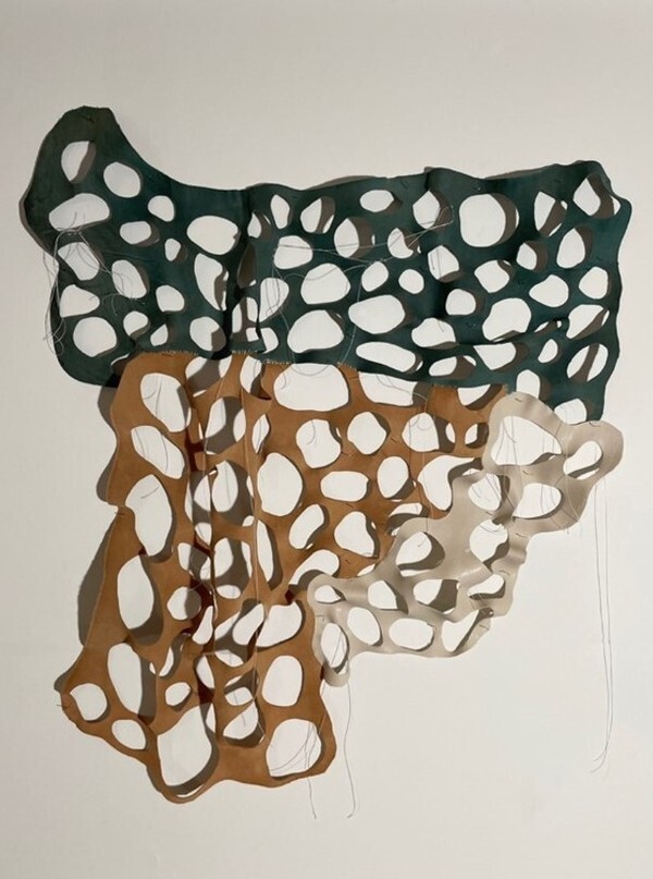 정유리 - Way out, 96x90, leather, thread, 2021