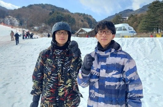 쌍둥이 참가자인 오성화(오른쪽), 오성창 군 / 사진 = 변한영 기자