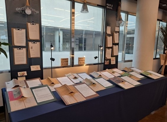 전주시립 완산도서관에서 오는 2월 13일까지 ‘20세기 초 한글 복원문학 전시회’가 열린다. 사진=전주시 제공