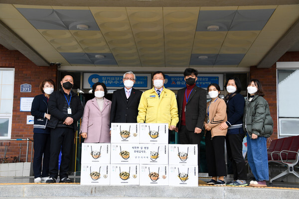 설 명절 맞이 효성의 집 방문한 남원시의회