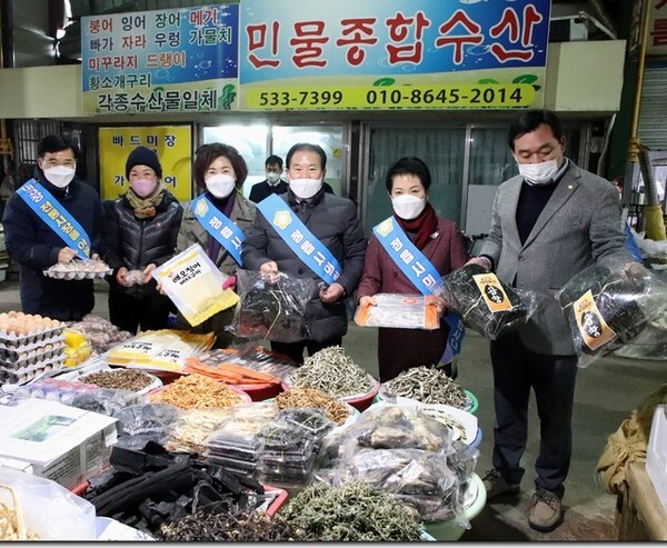 정읍시의회 전통시장 활성화 캠페인 전개