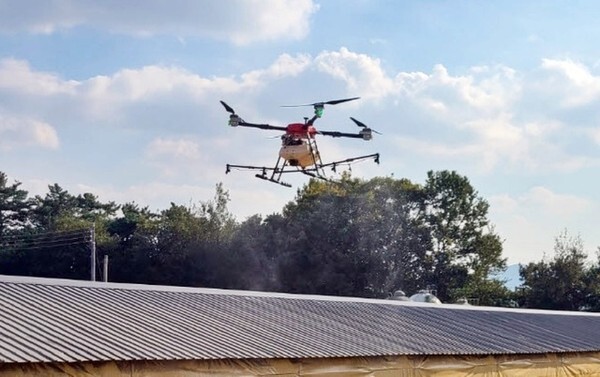정읍시 드론활용 축사지붕 친환경 열 차단제 도포