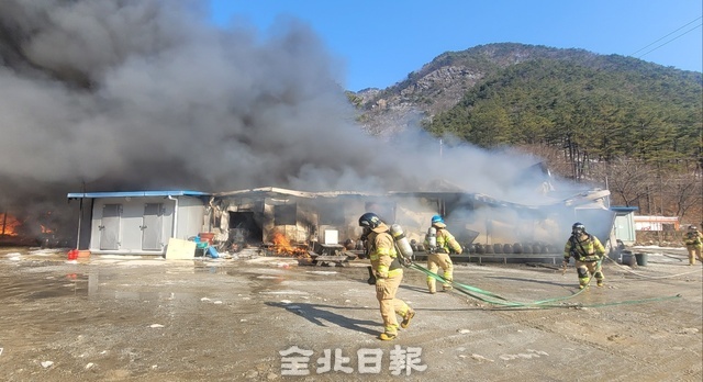 완주 교회서 불… 인명피해 없어