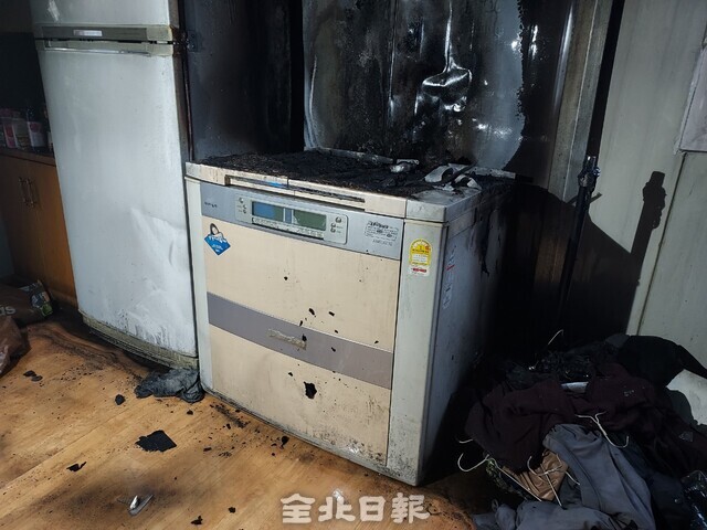'리콜 대상' 김치냉장고서 또 불…인명피해 없어