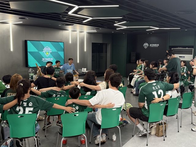 [현장] 경기 없는 '전주성' 북적인 사연은⋯송범근·이승우가 답했다