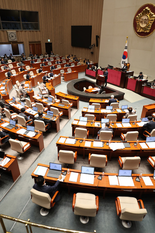 여야 추경 공방…"빚잔치"vs"빚타령"