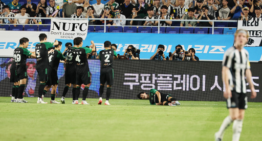 "어제는 공룡, 오늘은 물고기"⋯전북 김진규 월척 세리머니 화제