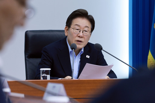 李 <b>대통령</b>,한미협상 "큰 산 넘었지만 국제 통상질서 재편 가속화...<b>규제</b>...