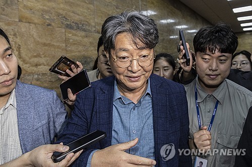 '주식 차명 거래 의혹' 이춘석 의원 민주당 탈당