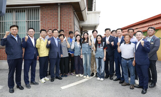 김영훈 고용노동부 장관, 완주군 찾아 외국인 근로 환경 살펴