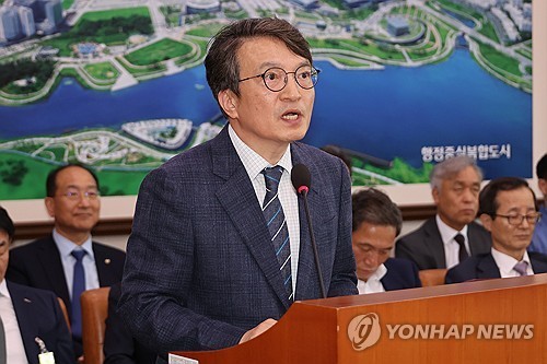 [속보] 법원 "청담동 술자리 의혹 제기 김의겸 새만금청장, 한동훈에 배상"