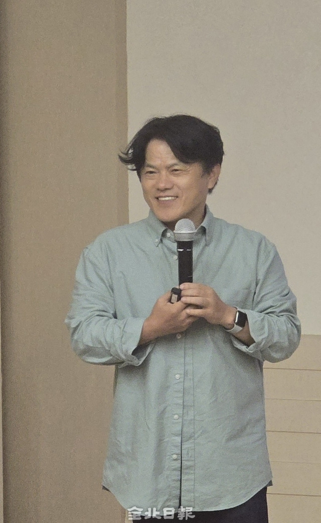[2025초록시민강좌, 제1강] 박구용 전남대 철학과 교수 "기억의 분리 위기, 다양하고 촘촘한 조직 가져야"