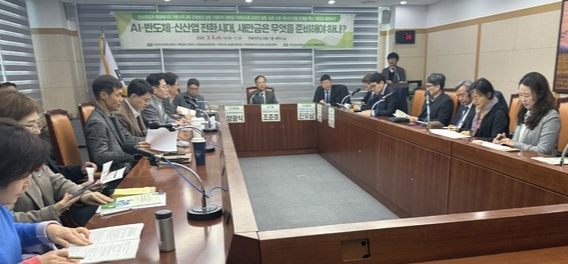 현대차 9조 투자 '새만금 새판짜기' 어떻게 해야하나 - 뉴스 썸네일 이미지