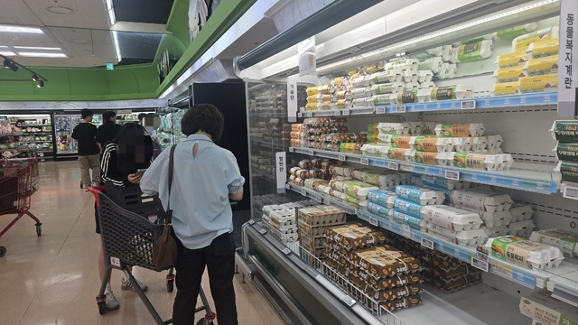 Second alt text