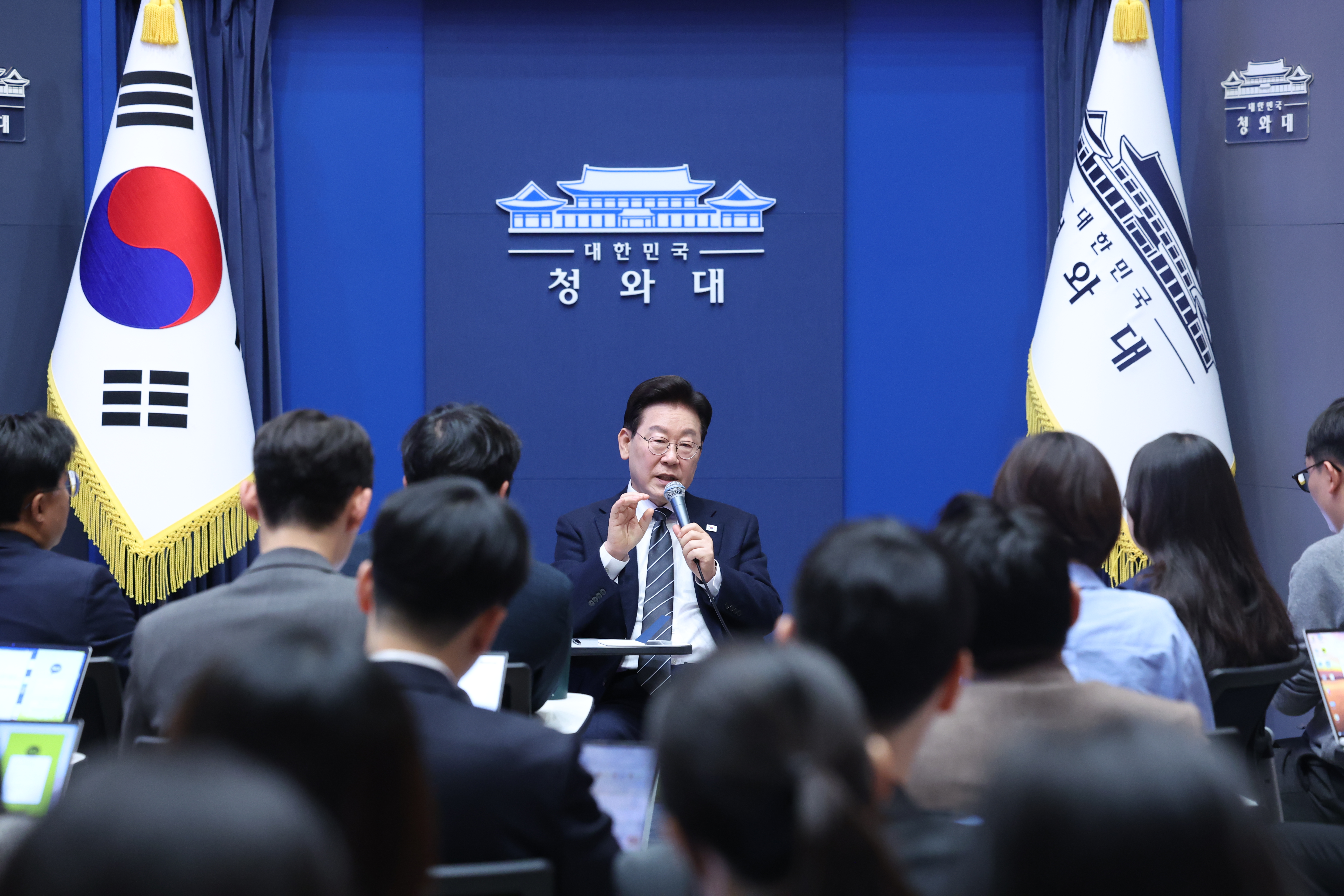 李대통령, ‘구조적 다수’·SNS 논란 정면돌파…“모두의 대통령”